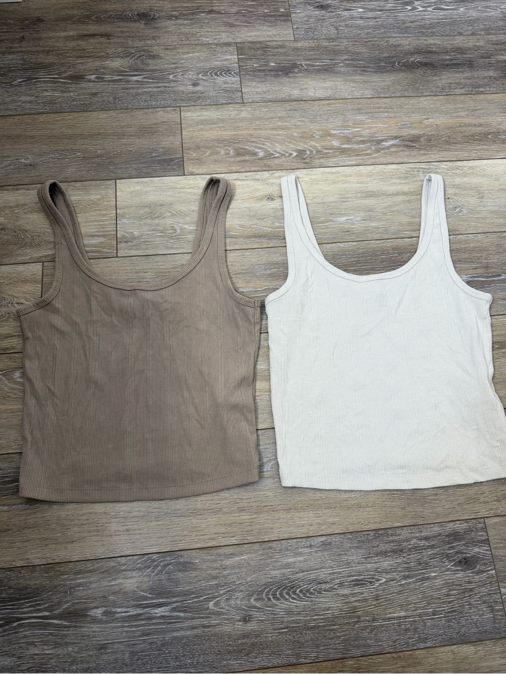 Abercrombie & Fitch Ribbed Scoop Tank — Cream and Taupe Sz S